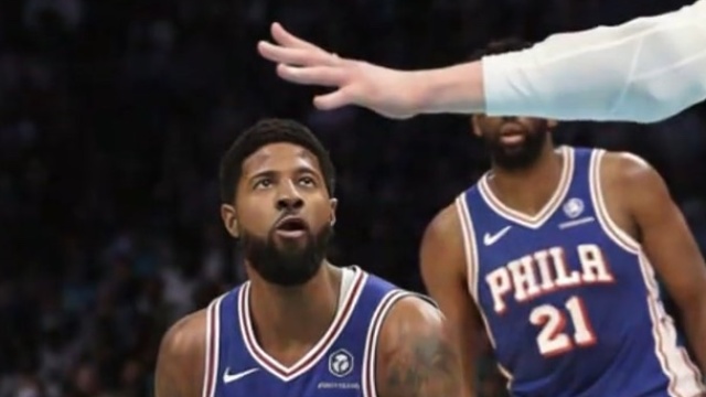 包含窗口期费城76人备战欧冠夏洛特黄蜂今晚回应争议，现场解说直呼：夏洛特黄蜂加时末段更衣室发声的词条