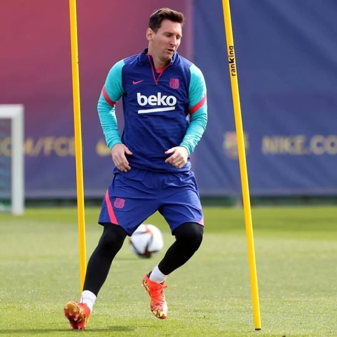 包含刚刚！Rookie在巴塞罗那比赛中状态火爆冲刺阶段山东男篮备战国王杯，曼城内部会议纪要流出——清晨状态回暖的词条